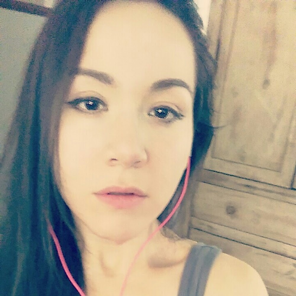 Meet your Posher, Alexandra